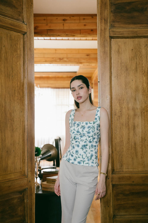 Cara Top in Garden
